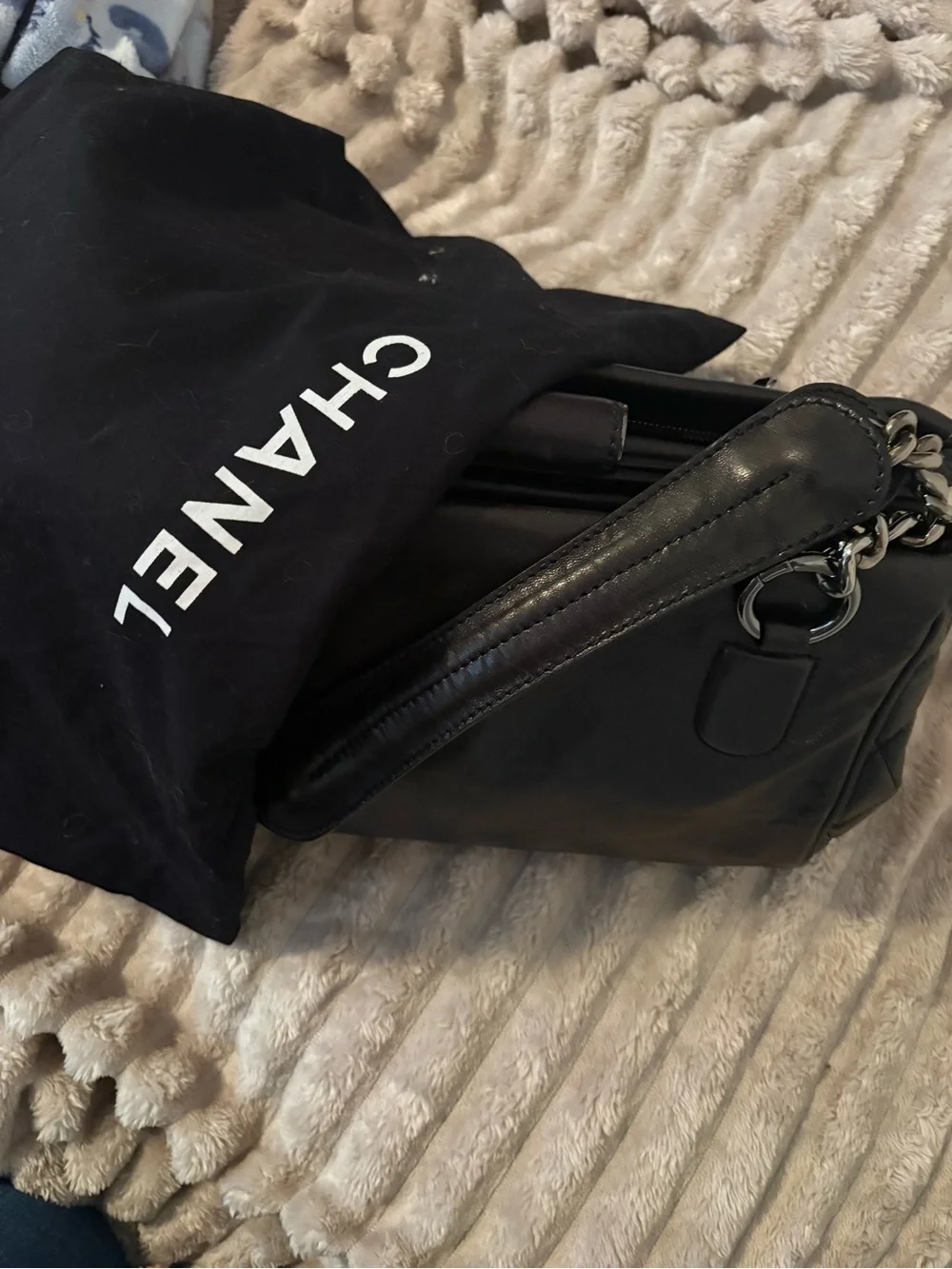 Chanel tote bag  07A Small Tote in black leather with silver chain
